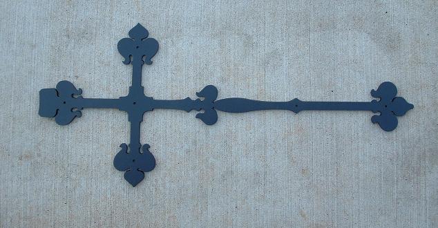 Large Tudor Cross Strap Hinge
